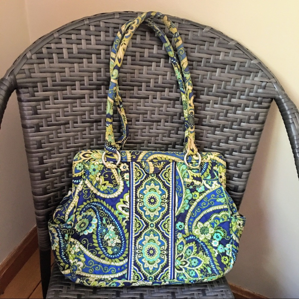 Vera Bradley magnetic closure shoulder bag handbag